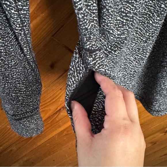 Lululemon Outrun 1/2 Zip - Picture 8 of 9